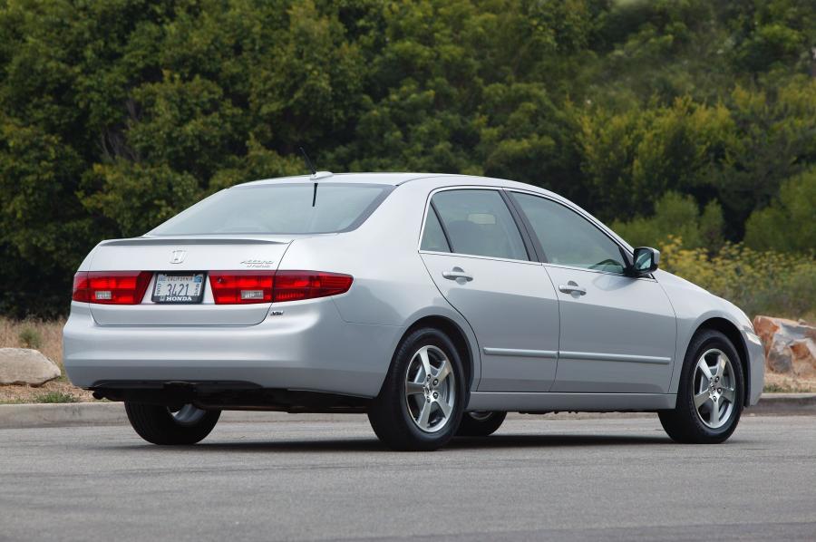  Honda Accord Hybrid America 2005 года  (фото 42 из 69)